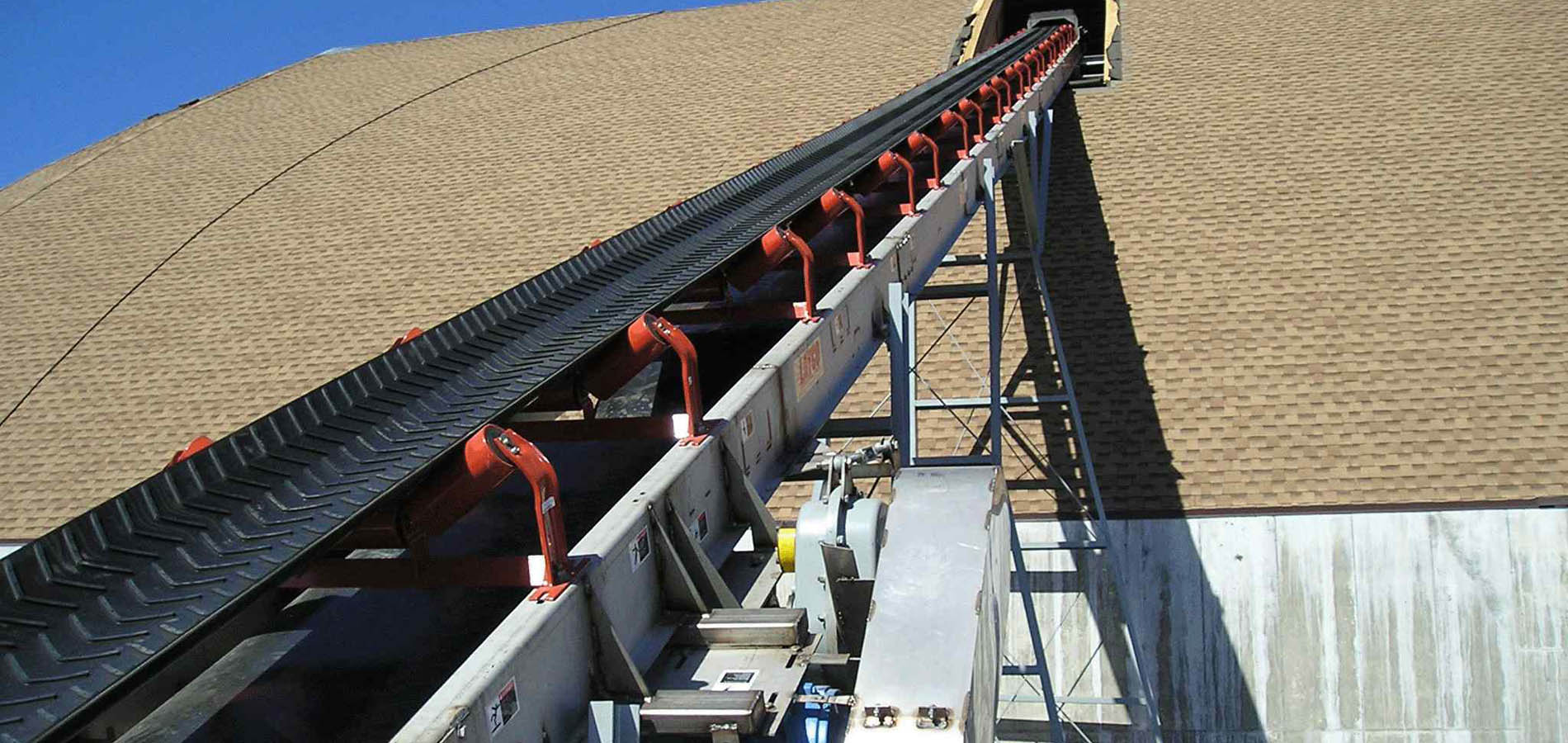 皮帶輸送機(jī)的選型需要考慮這三點(diǎn)